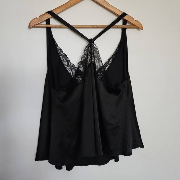 Lulu's lace slip top - Picture 2 of 6